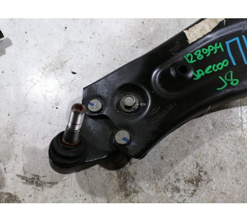 Рычаг передний левый 