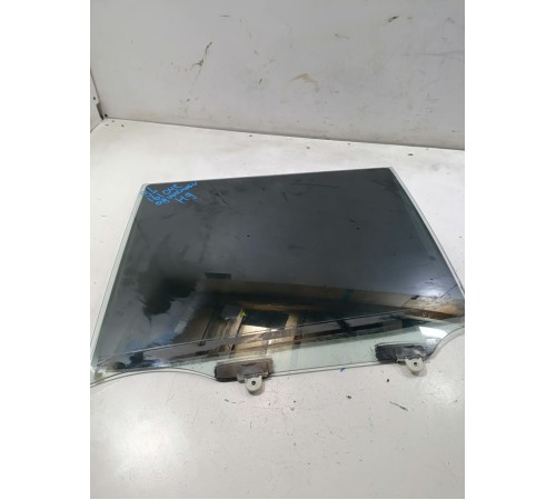 Стекло двери заднее левое