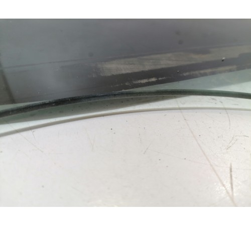 Стекло двери заднее левое