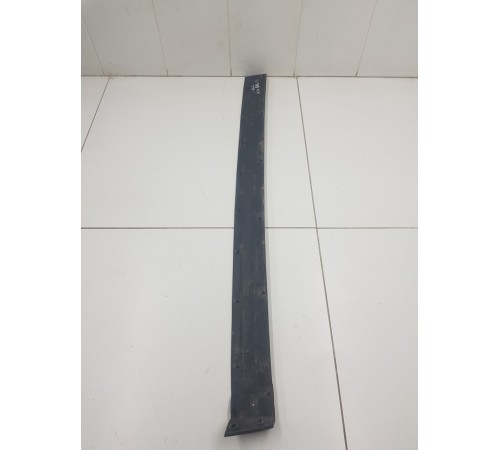 Уплотнитель двери передний правый