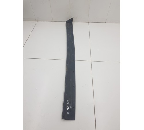 Уплотнитель двери передний правый