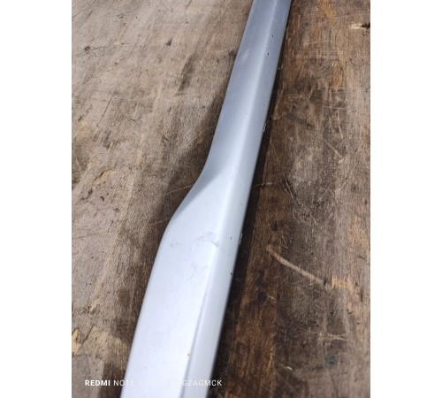 Молдинг двери передний левый