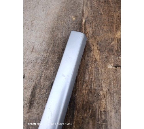 Молдинг двери передний левый