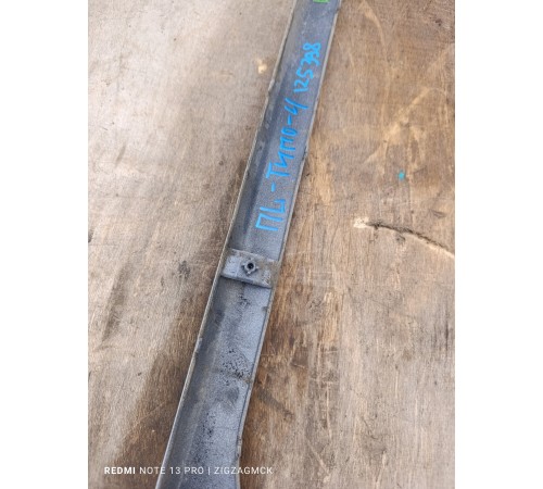 Молдинг двери передний левый