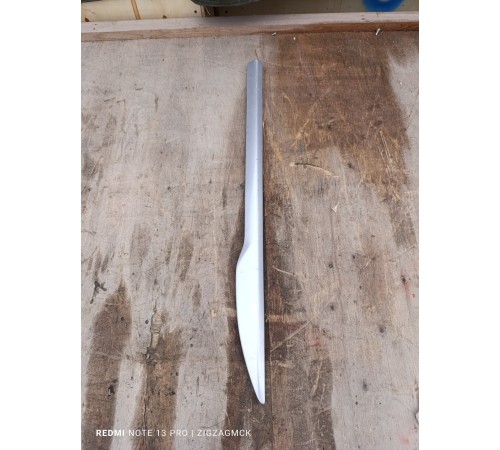 Молдинг двери передний левый