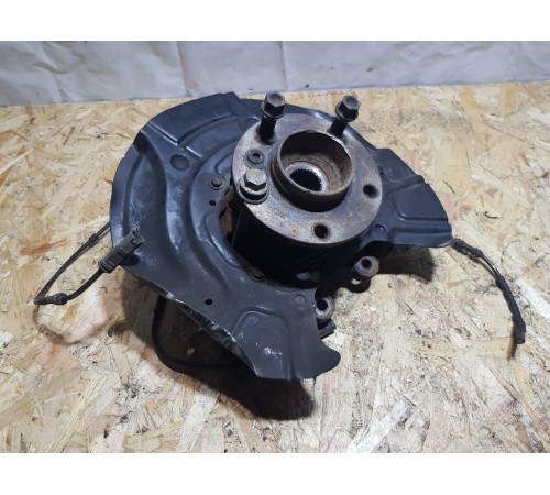 Кулак поворотный задний левый