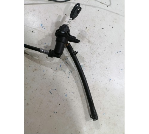 Цилиндр сцепления главный