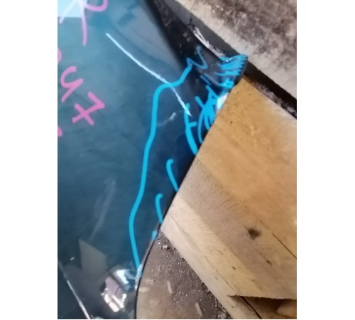 Крыло переднее правое