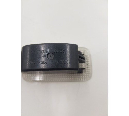 Плафон внутреннего освещения салона