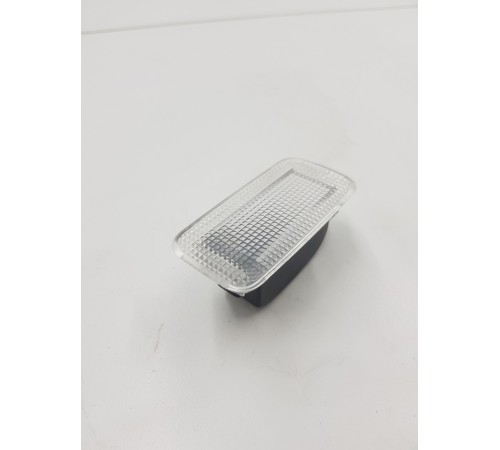 Плафон внутреннего освещения салона