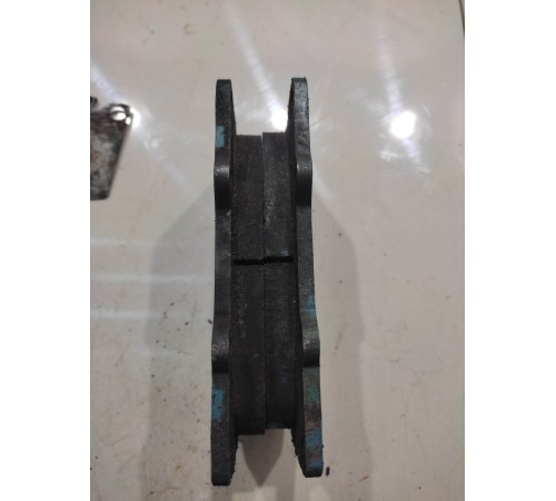 Тормозные колодки (передние правые)