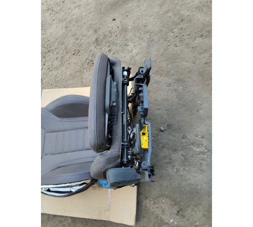 Сиденье переднее правое