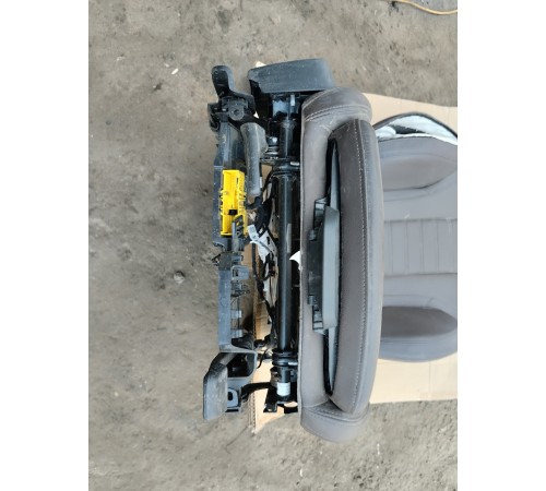 Сиденье переднее правое