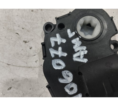 Моторчик привода заслонок отопителя