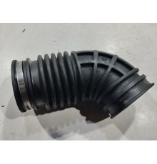 Впускной патрубок воздушного фильтра