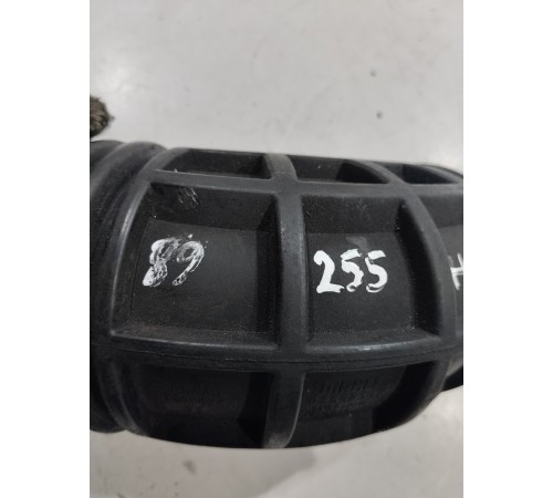 Впускной патрубок воздушного фильтра