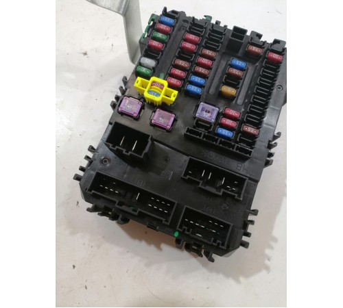 Блок предохранителей салона