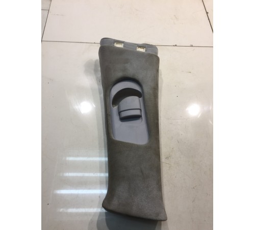 Обшивка стойки (верхняя, левая)