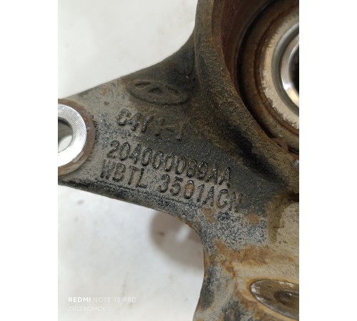 Кулак поворотный передний правый