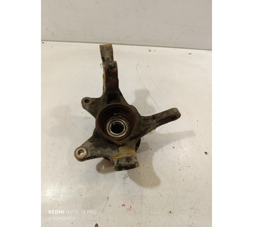 Кулак поворотный передний правый