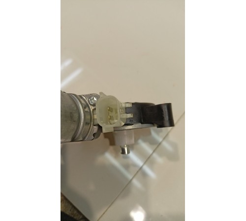 Моторчик стеклоподъемника передний правый