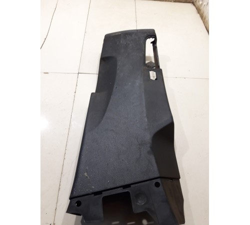 Обшивка центральной стойки (правая, нижняя)