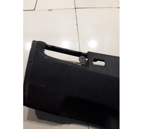 Обшивка центральной стойки (правая, нижняя)