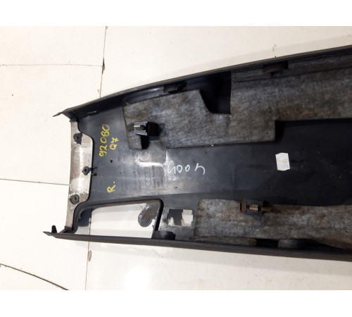 Обшивка центральной стойки (правая, нижняя)