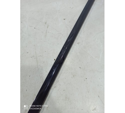 Уплотнитель стекла (передний правый наружный)