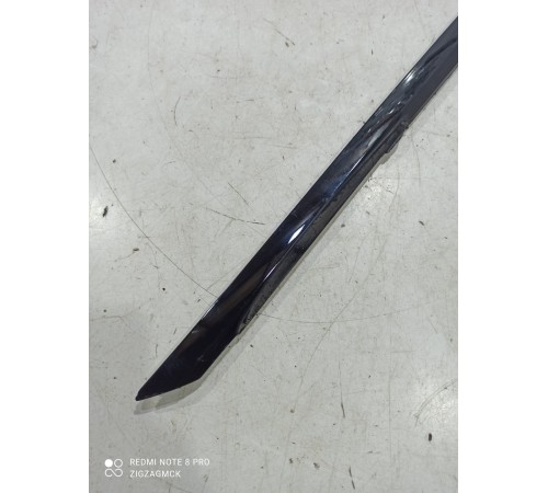 Уплотнитель стекла (передний правый наружный)