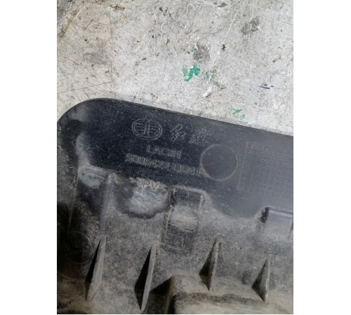 Брызговик задний правый