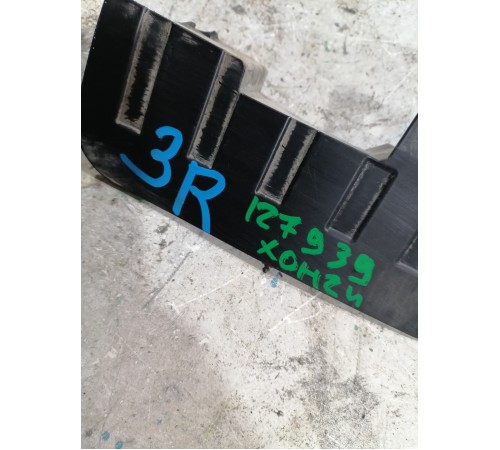 Брызговик задний правый