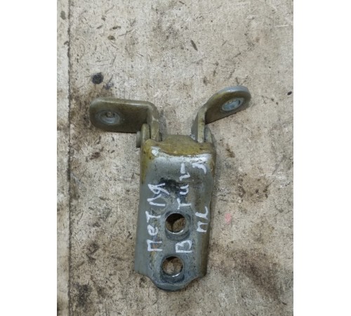 Петля двери передней левой верхняя