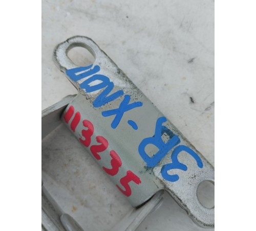 Петля крышки багажника правая