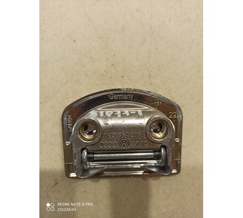 Петля багажника