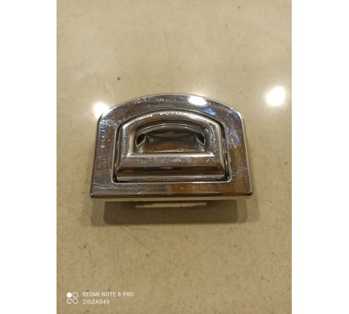 Петля багажника