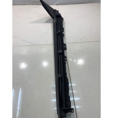 Шторка солнцезащитная (задняя, правая)