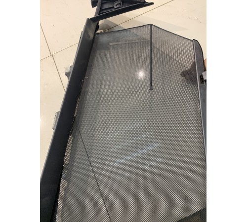 Шторка солнцезащитная (задняя, правая)