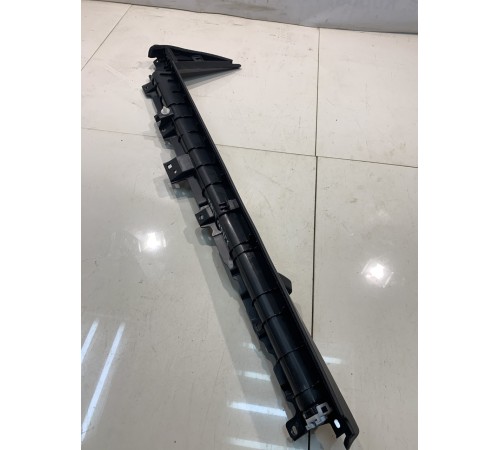 Шторка солнцезащитная (задняя, правая)