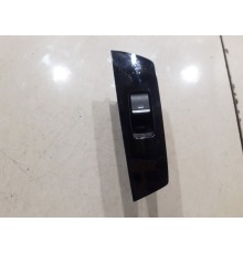 Кнопка стеклоподъемника (задняя, правая)