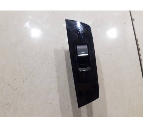 Кнопка стеклоподъемника (задняя, правая)