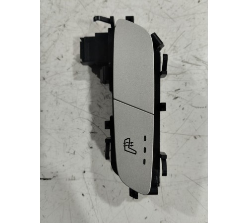 Кнопка подогрева сиденья передняя правая