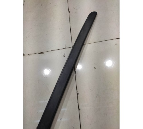 Накладка лобового стекла (правая)