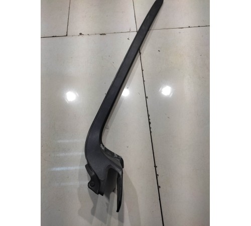 Накладка лобового стекла (правая)