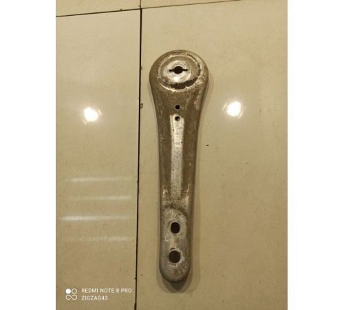 Дополнительный кронштейн подвески(задний)