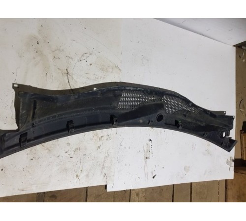 Жабо планка под лобовое стекло