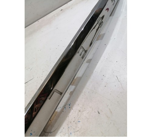 Накладка крышки багажника