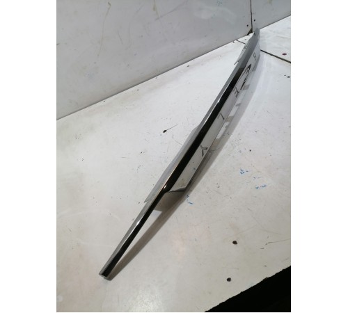 Накладка крышки багажника