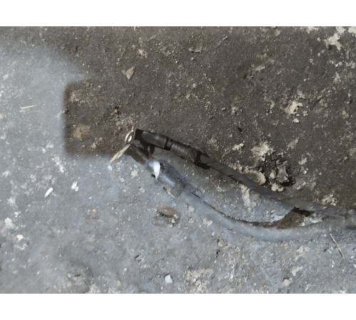 Клемма аккумулятора плюсовая