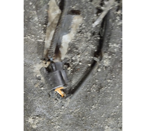 Клемма аккумулятора плюсовая